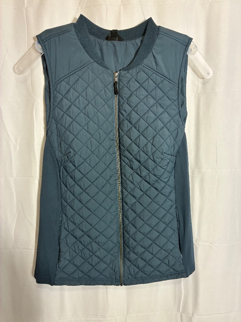 Torrid Size 6 Slate Blue Diamond-Quilted Bomber Vest